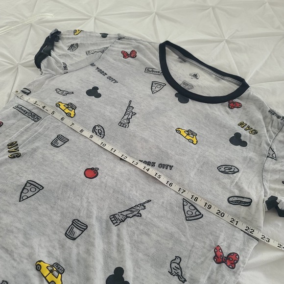 Disney Store NYC T-Shirt Burnout Ringer Tee Gray 2XL Taxi Pizza Bagel Subway - Picture 9 of 10